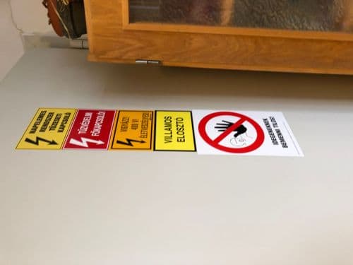 I. Géza iskola, napelemes villamos elpsztó szekrény